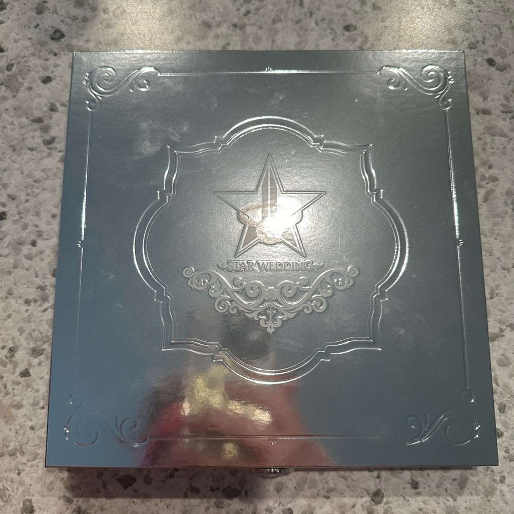 Jeffree Star Eyeshadow pallete